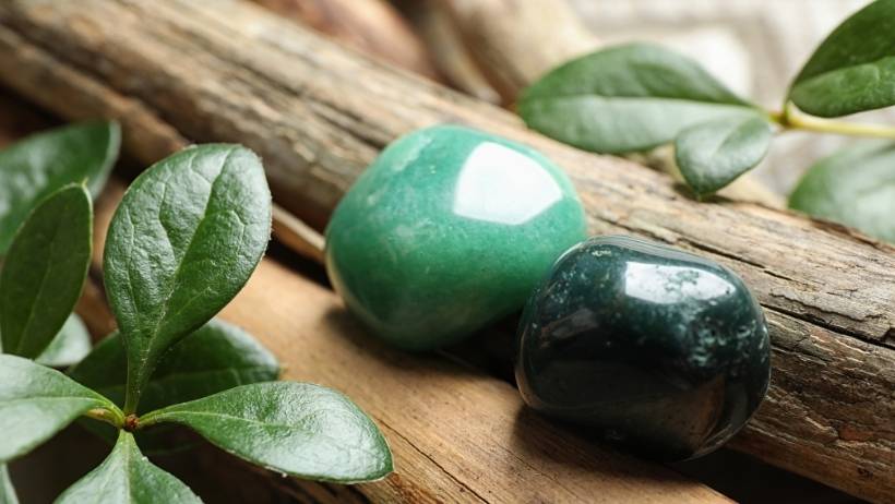 Green Aventurine Stone Meaning and Healing Uses