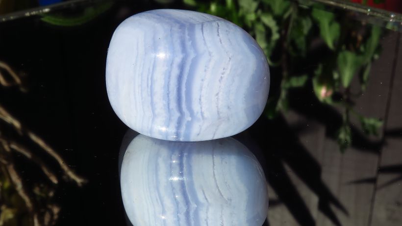 Blue Lace Agate Meanings and Uses - calming